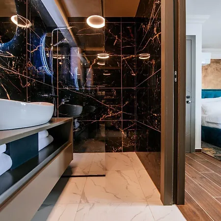 Luxury Vindemiae * Ζαντάρ