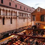 Luxury Vindemiae