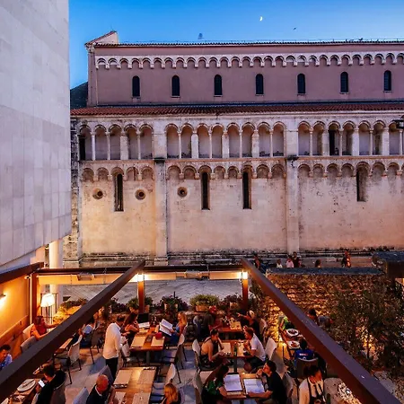 Апартаменты Luxury Vindemiae *