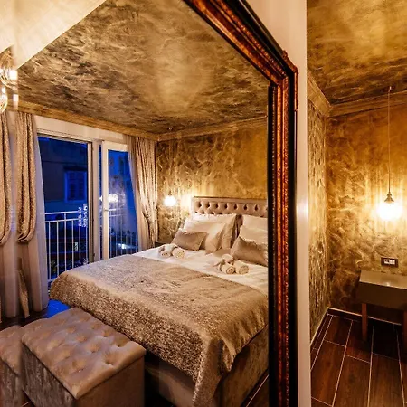 Luxury Vindemiae