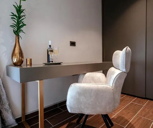 Luxury Vindemiae Zára